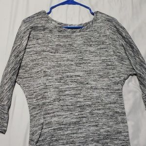 Maurices 1/2 sleeve Assymetrical bottom